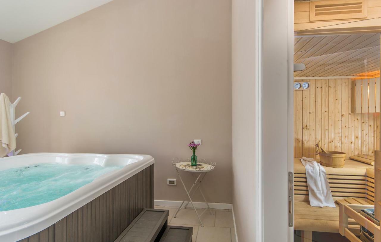 Villa Sterpazzi - Near Porec With Sea View, Private Jacuzzi, Sauna And Pool Visnjan Exterior photo