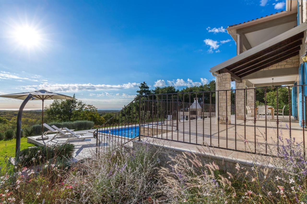 Villa Sterpazzi - Near Porec With Sea View, Private Jacuzzi, Sauna And Pool Visnjan Exterior photo